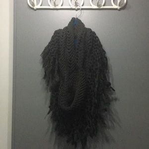 Gray knit scarf